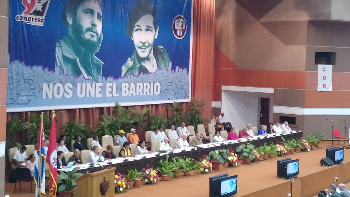 Asiste Raúl a clausura del Congreso cederista