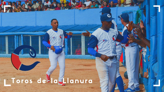 Imagen:  Félix Anazco Ramos/ Adelante Toros y Huracanes se enfrentan hoy en la Serie Nacional de Béisbol