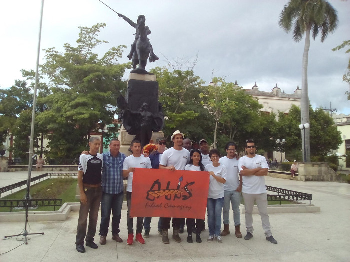 Foto: Diosmel Galano/Radio Camagüey  Abanderan delegación de Camagüey a III Congreso de la AHS