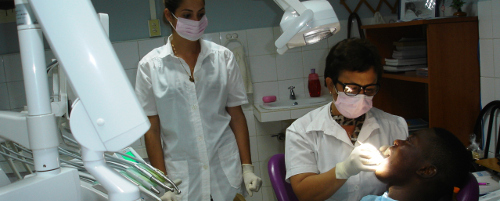 ¿Cambian los dientes de color? 