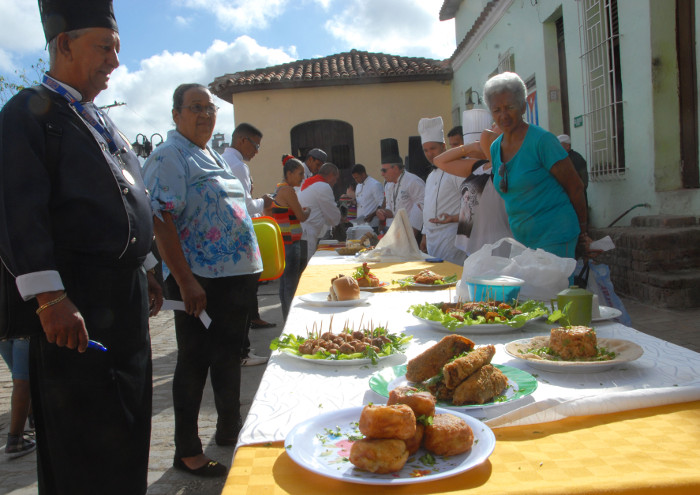 Sesiona Convención de la Federación de Asociaciones Culinarias