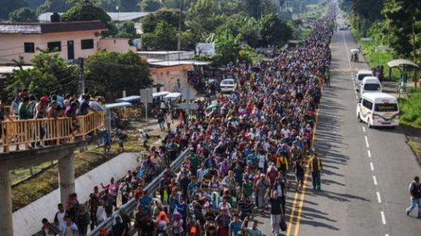 Caravana de Migrantes hondureños marcha hacia EE.UU. Foto: Tomada de cubadebate.cu Trump amenaza países centroamericanos por caravana de migrantes