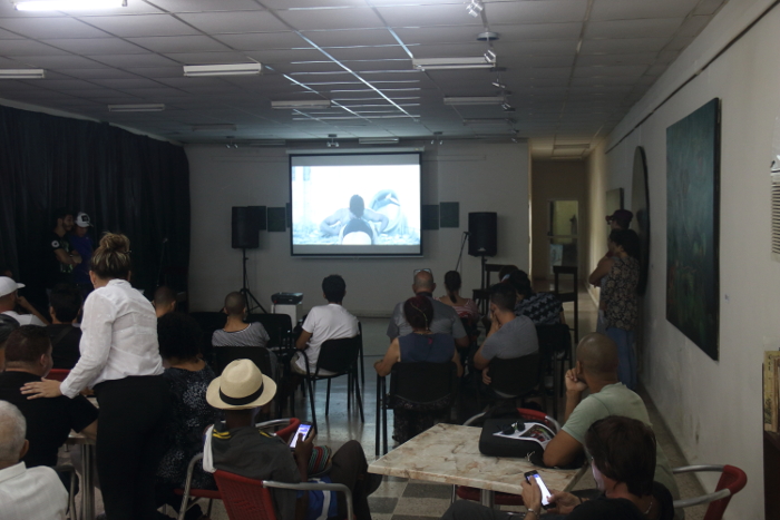 El Coffea Arábiga sabe al videodanza Equilibro