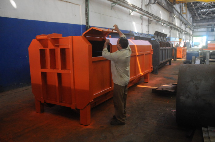 Cuba builds equipment for the collection of solid waste