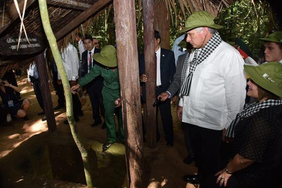 Díaz-Canel visita legendarios túneles guerrilleros en Vietnam 