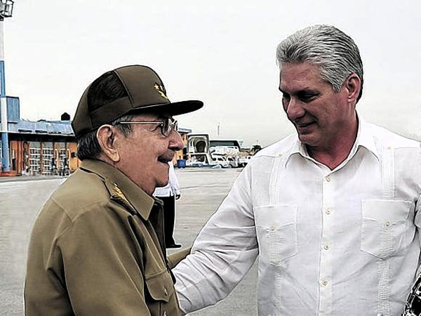 Raul Castro receives Diaz-Canel after international tour