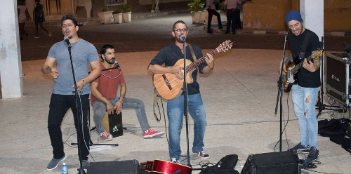 La Trovuntivitis en Camagüey: la canción hace al público 