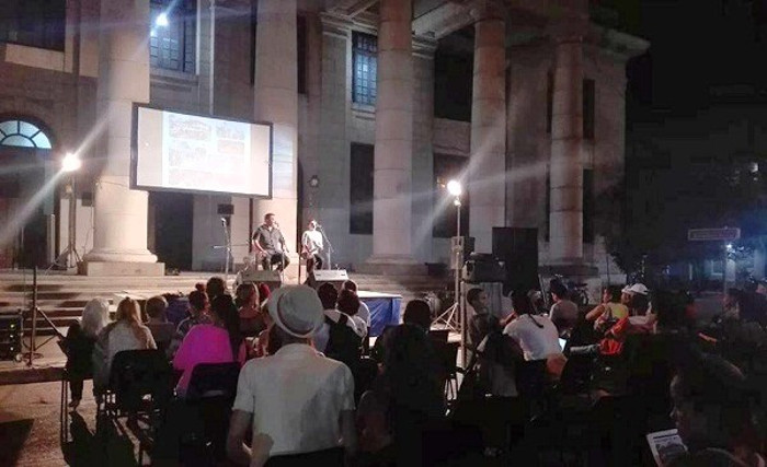 Jóvenes artistas camagüeyanos le cantaron a Fidel 