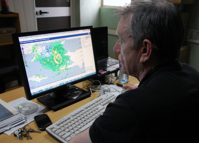 Los vigilantes en tierra