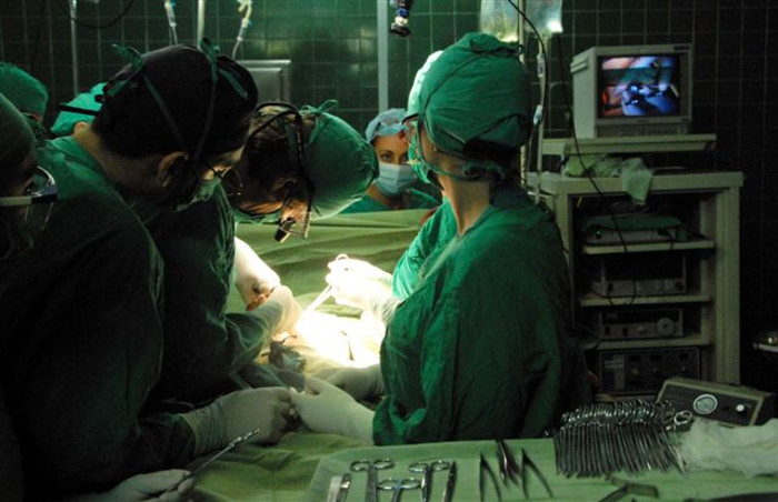 Concluye evaluación para acreditación de dos especialidades médicas 