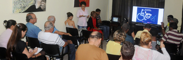 Dialogando por una comunicación más accesible