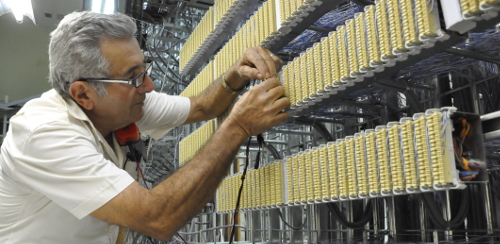 Modernizan centrales telefónicas en Camagüey