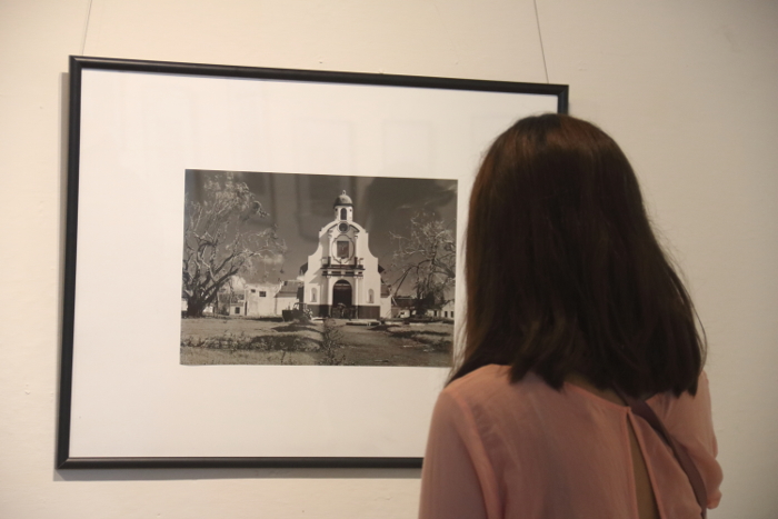 La muestra fotográfica está abierta en la galería Gesto, contigua al Café Literario La Comarca.