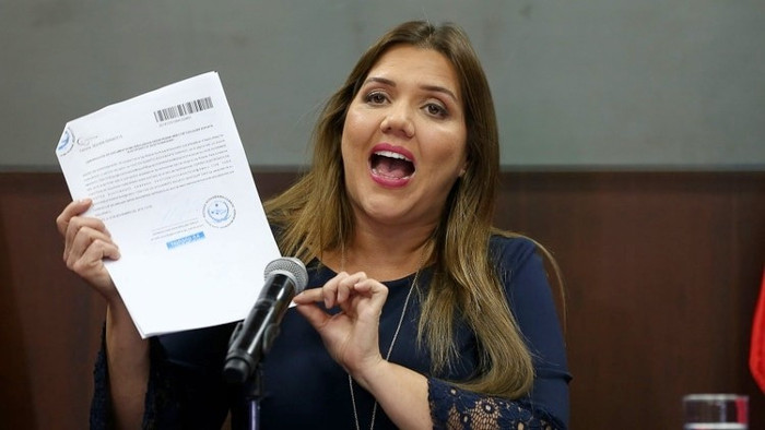 Foto: Tomada de infobae.com Presentó su renuncia vicepresidenta de Ecuador