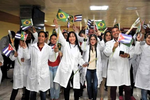 Foto: Tomada de cubadate.cu Más de cinco mil galenos que participaron en Más Médicos están en Cuba