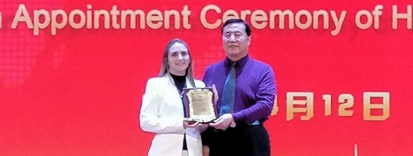 Profesora camagüeyana es premiada en universidad china
