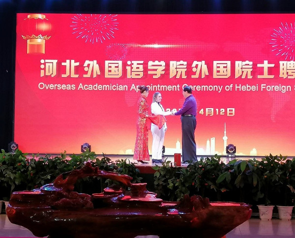 Profesora camagüeyana es premiada en universidad china 