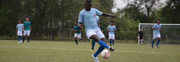 Miuras pierden el invicto ante el Expreso