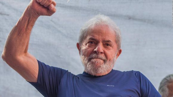 El exmandatario, en la prisión desde el 7 de abril de 2018, podría ser beneficiado con un régimen de detención domiciliaria a partir del próximo mes de septiembre. Foto: Tomada de cubadebate.cu Acortan condena de Lula a ocho años y diez meses de cárcel