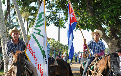 En Camagüey bandera Aniversario 60 de la Reforma Agraria