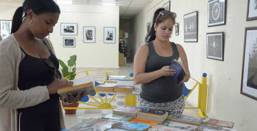 “Viejos amigos” estrechan manos en Camaguey