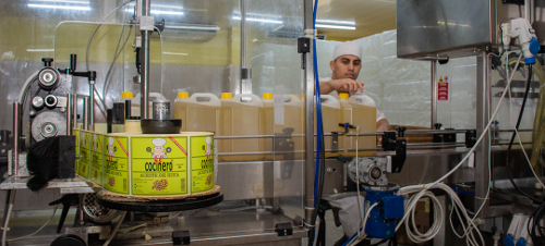 Cumple encargos comerciales Empresa de Aceites y Grasas Comestibles de Camagüey