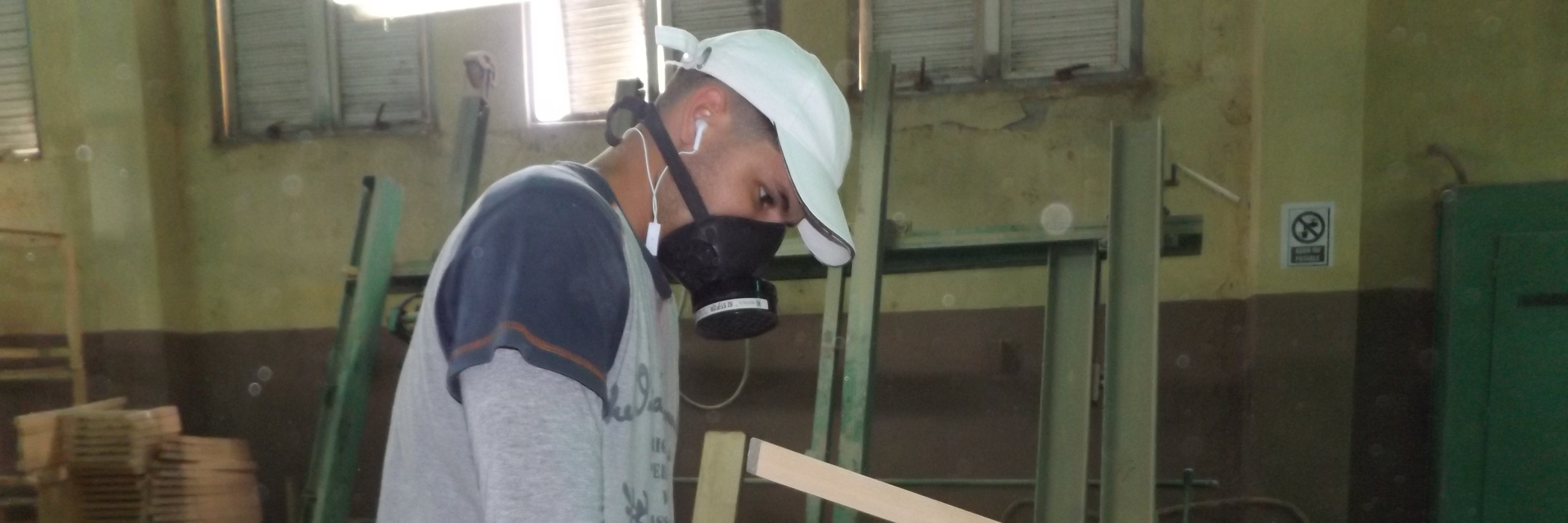 Reparan en Ciego de Ávila muebles del sector educacional de varias provincias cubanas