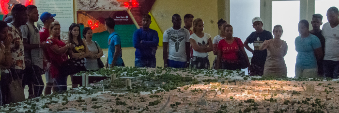 Chic@s de la tierra caliente acampan en Camagüey