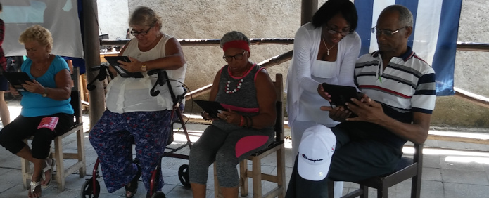 Joven Club celebra con los abuelos el cumpleaños de Fidel