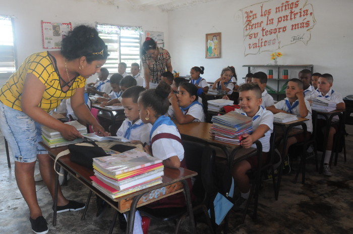 En Camagüey más de 900 solicitudes para reincorporación al sector educacional