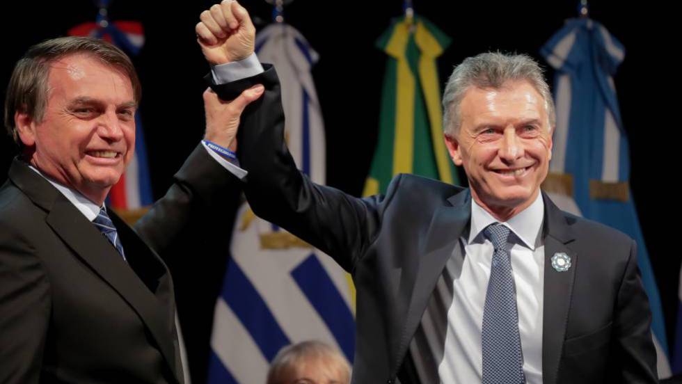 Bolsonaro con sus bardas en remojo /camaguey