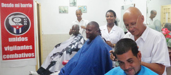 Reconocen los oficios del barrio en Camagüey