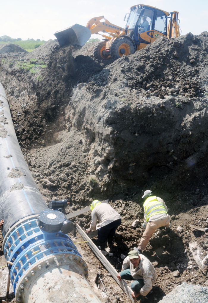 Regalan obras para un cumpleaños del H2O Camagüey 