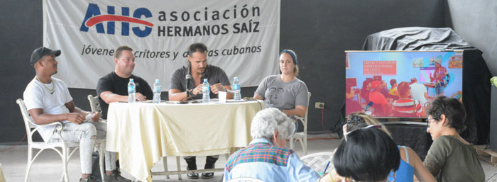 Jóvenes creadores camagüeyanos promueven atractiva feria