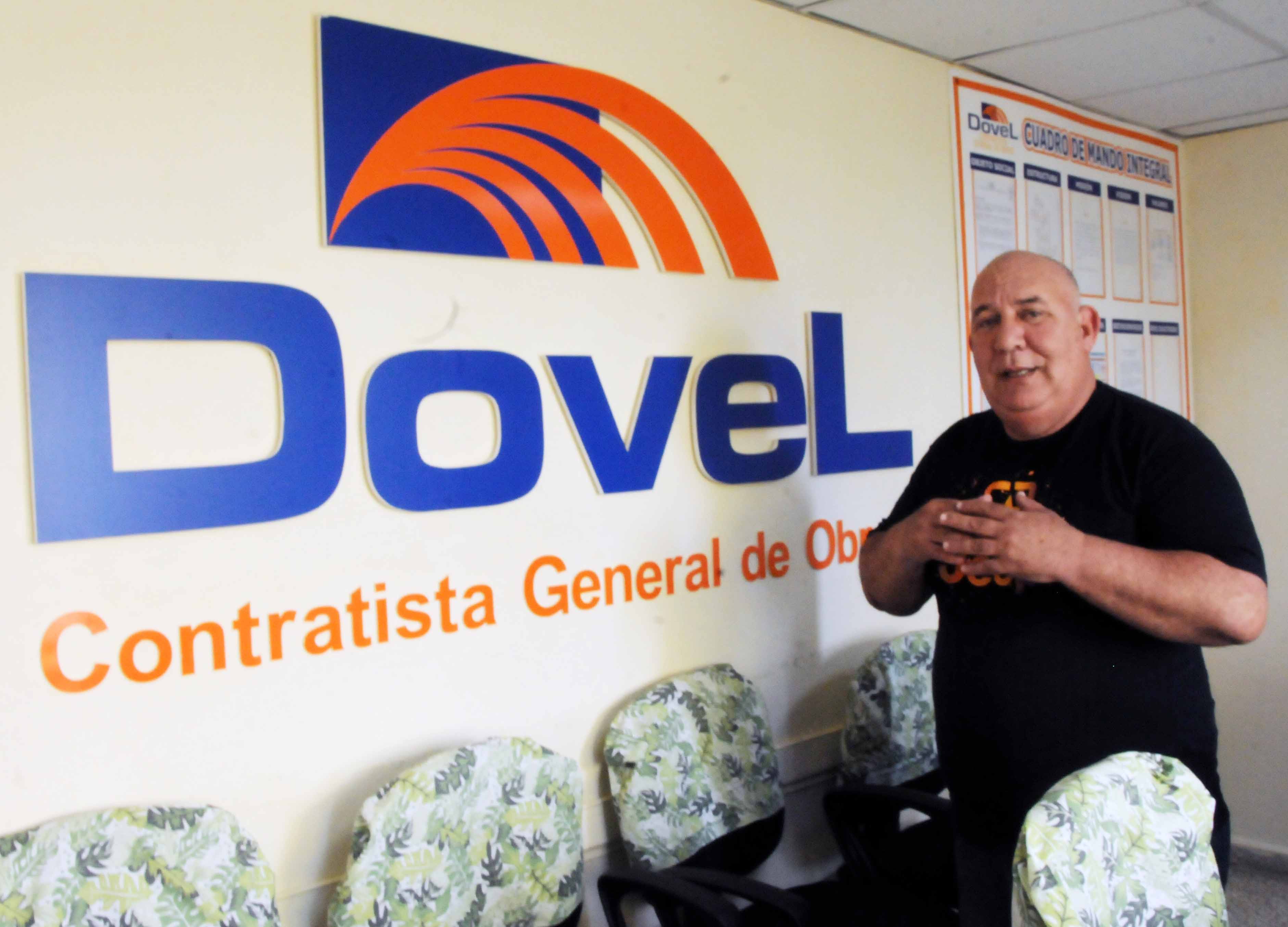 Álvaro Olivera Acosta, director general de Dovel.