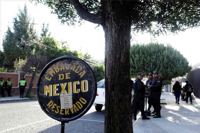 La sede diplomática mexicana en La Paz resulta un sitio con vigilancia incrementada de los cuerpos de seguridad de Bolivia. Foto: Tomada de prensa-latina.cu Condenan operativo contra embajada de México en Bolivia (+Tuit)