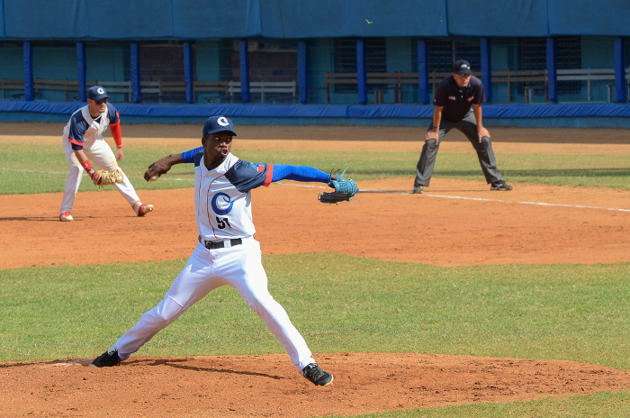 Fotos: Leandro Pérez Pérez/Adelante Camagüey vence a Santiago y regresa al liderato