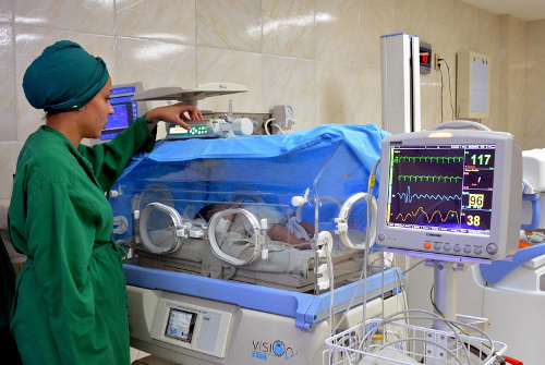 La atención materno infantil es uno de los programas priorizados del Sistema Nacional de Salud, también en Camagüey. Fotos: Rodolfo Blanco Cué/ACN
