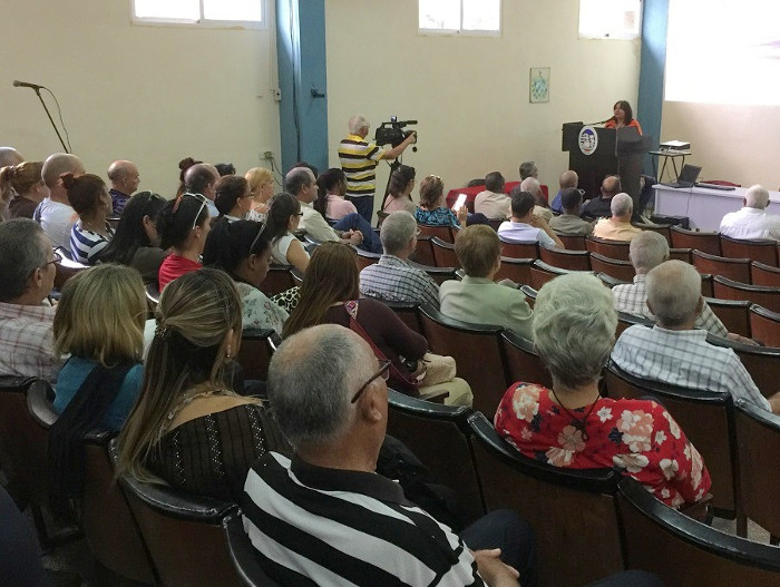 Puertas Abiertas de la Academia a la informatización 