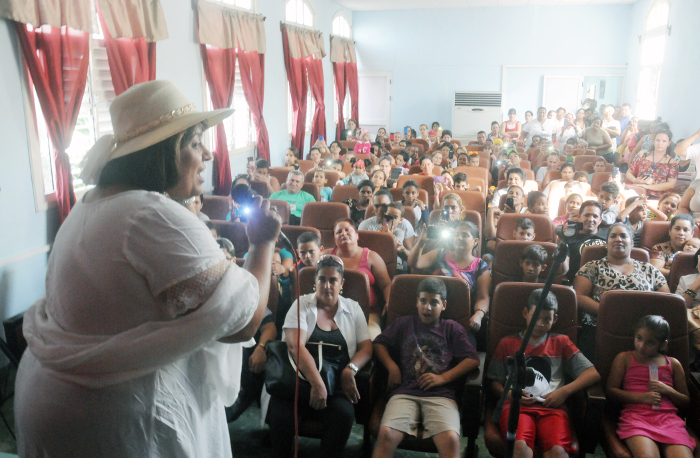 Lidis Lamorú: besos, abrazos… y canciones