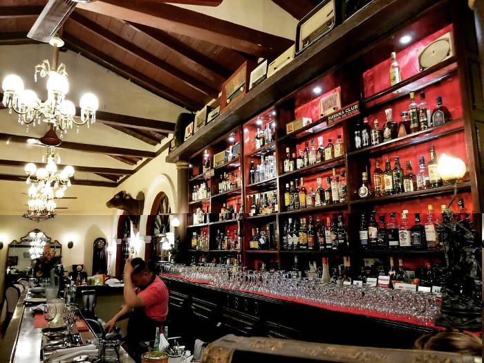 Aprueba titular de negocio privado nueva norma para reordenar su labor