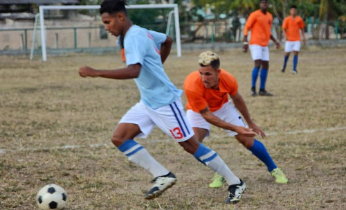 Camagüey derrota a Holguín, pero la Liga sigue igual