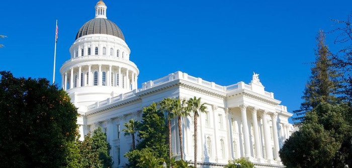 Diplomático cubano es recibido en Capitolio de California