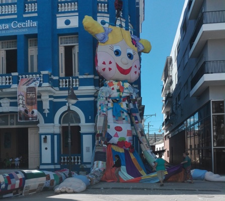 The world´s largest rag doll on exhibition in Camagüey