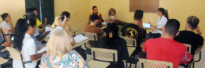 Sesiona primer día del Taller Histo Camagüey