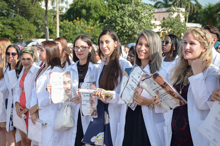 Nueva inyección de graduados universitarios