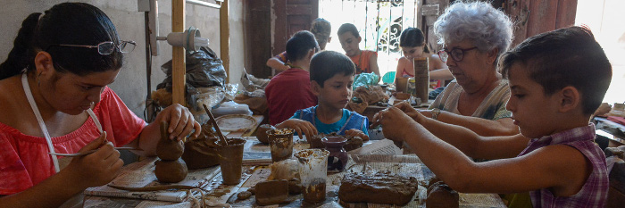 Taller de cerámica para modelar el verano