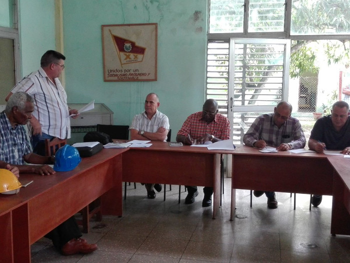 Salvador Valdés urges to intensify the production of food