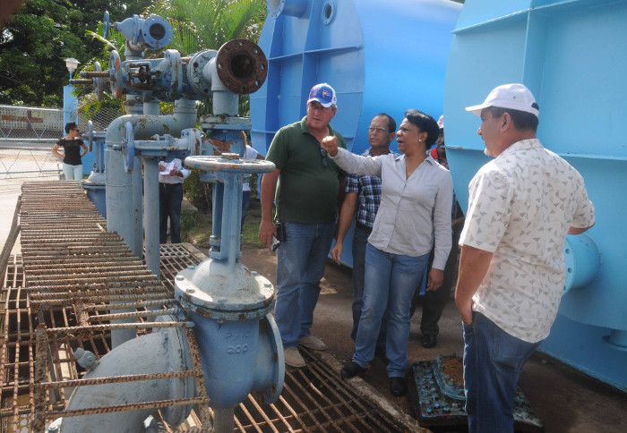 Vicepresidenta cubana evalúa mejoras tecnológicas de acueducto 