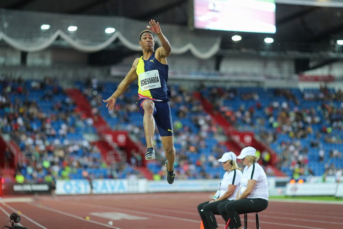 Foto: Pavel Lebeda/ Golden Spike/ Facebook Echevarría mantiene la zapatilla dorada en Ostrava